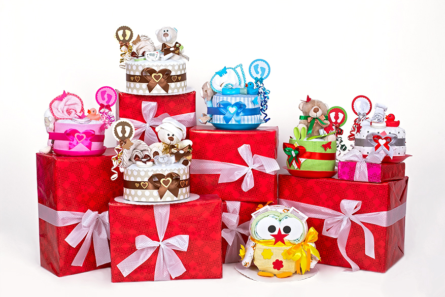 Single-tier diaper cakes by MomsStory